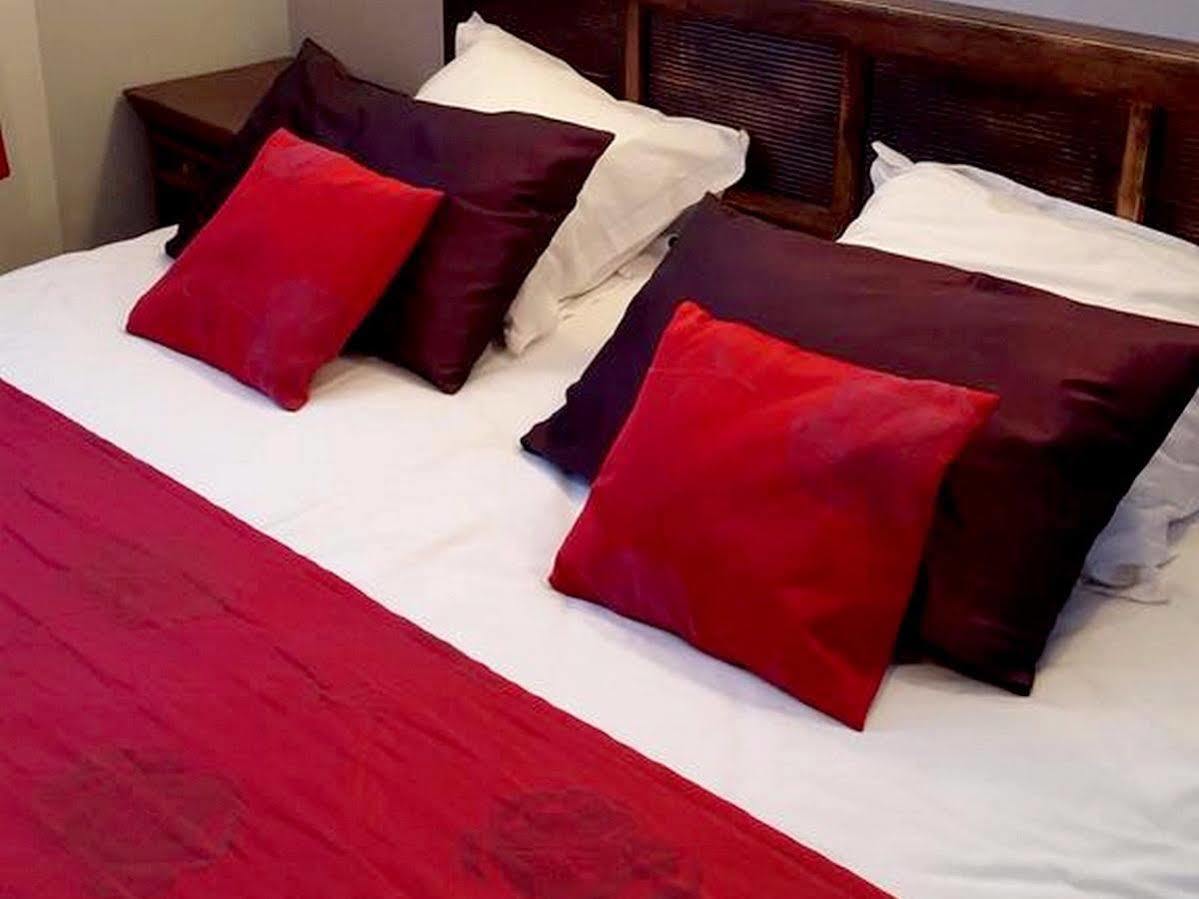 Logis Hotel Les Sapins Le Ménil المظهر الخارجي الصورة